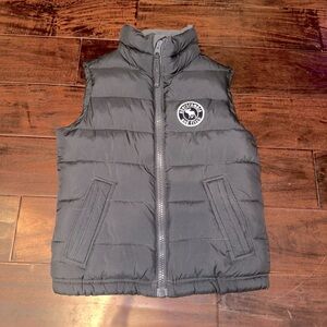Abercrombie Kids Gray puffer vest